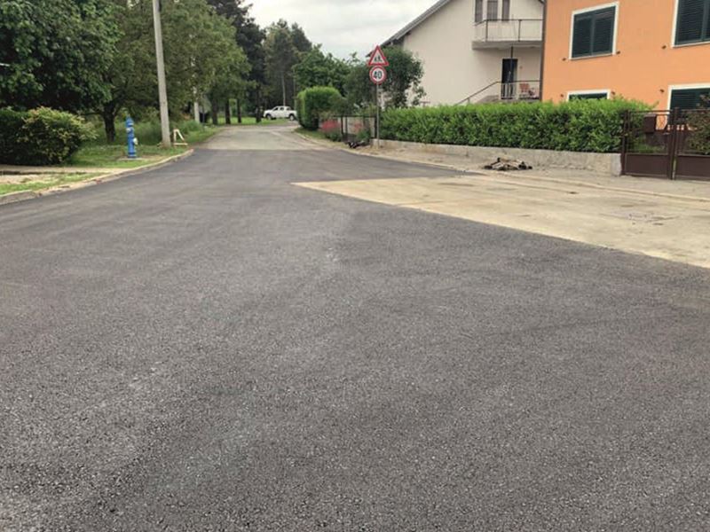 Asfaltirana Ulica Eugena Kumičića