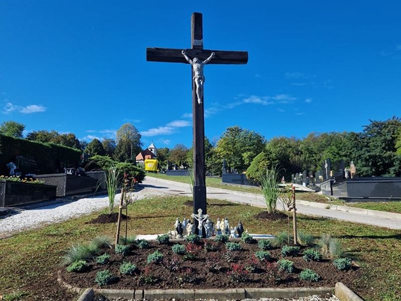 Uređenje gredica na gradskim grobljima