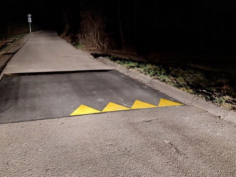 Novi uspornici prometa u Maloj Jazbini