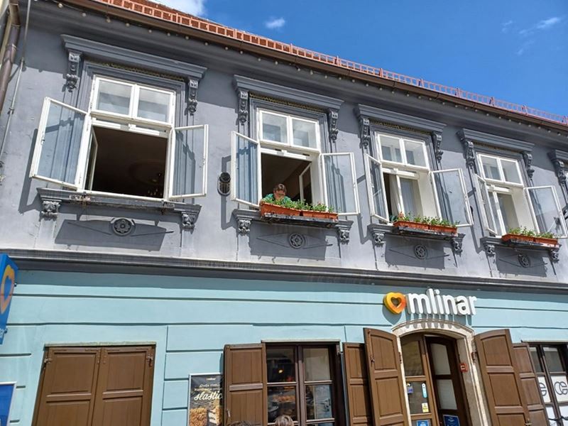 Postava žardinjera u centru grada